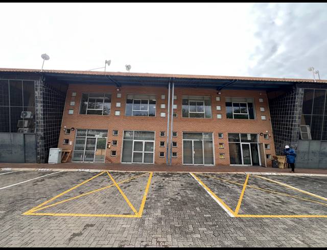 449M² WAREHOUSE TO LET IN STRIJDOMPARK